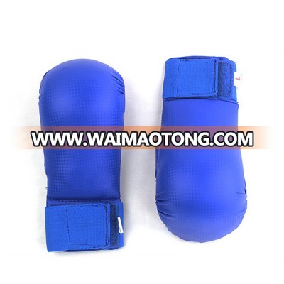 Cheap blue soft PU martial arts karate gloves/hand protectors,training equipment